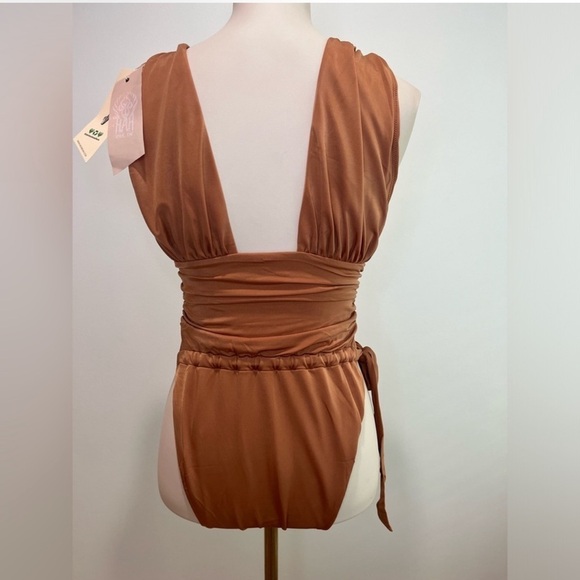 NWT We Are Hah Cut To The Chase One Piece Swimsuit Size XS - Picture 3 of 7